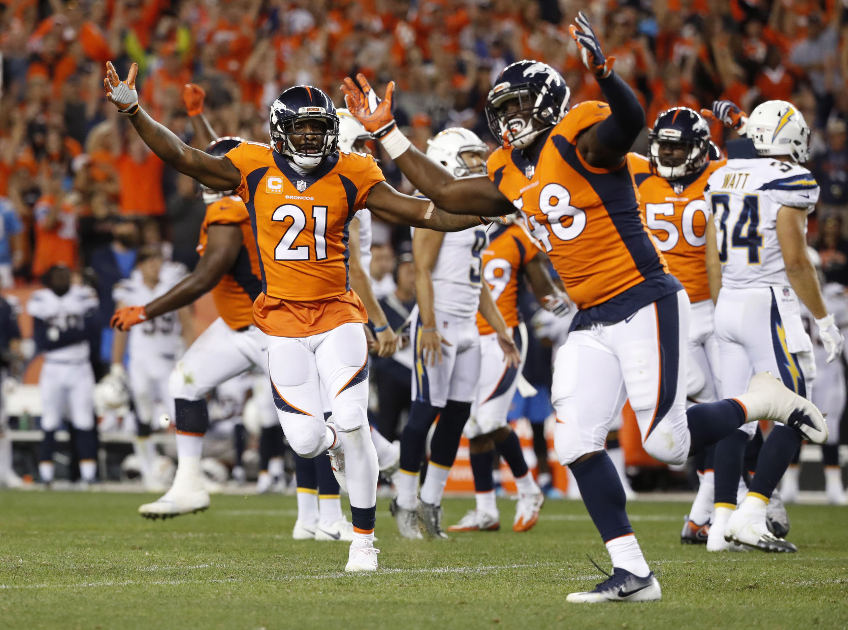Chargers Broncos Football Barrett